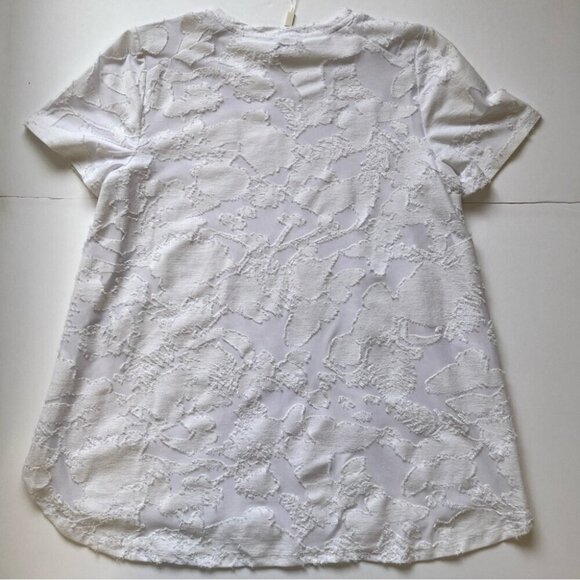 NWT Cupio White Blouse  Sheer Burnout Floral Short Sleeve Vented Round Hem Sz M - Picture 14 of 14